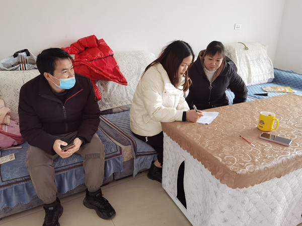 中池小学情暖寒冬爱在家访